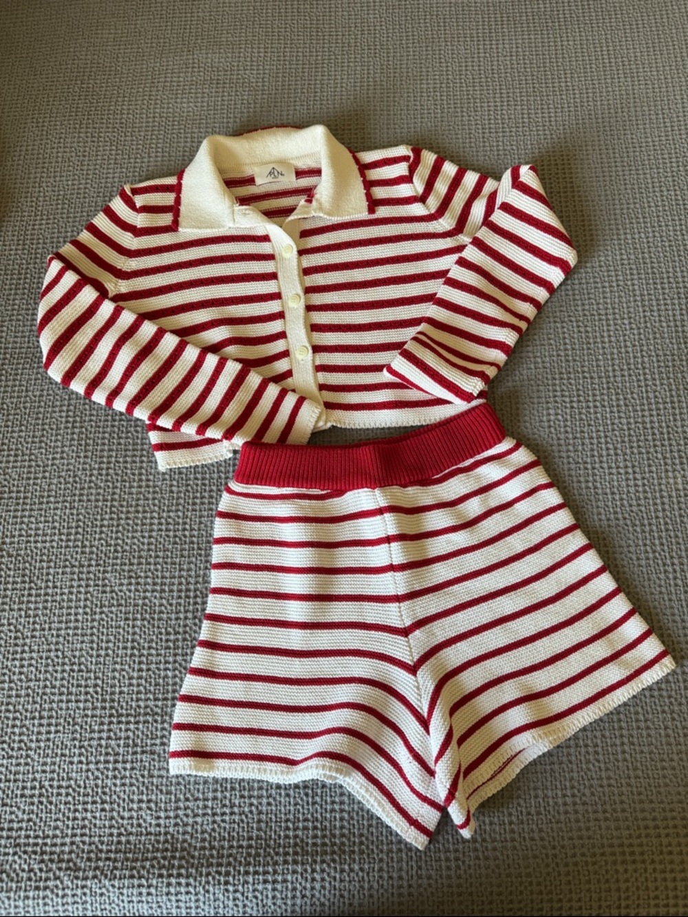 Plan Seoul crop cardigan and short set size S